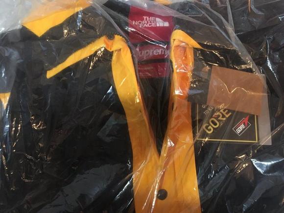 Supreme x The North Face Jacket and VEST Mens XL Yellow RTG Gore-Tex TNF GOLD - Picture 2 of 9